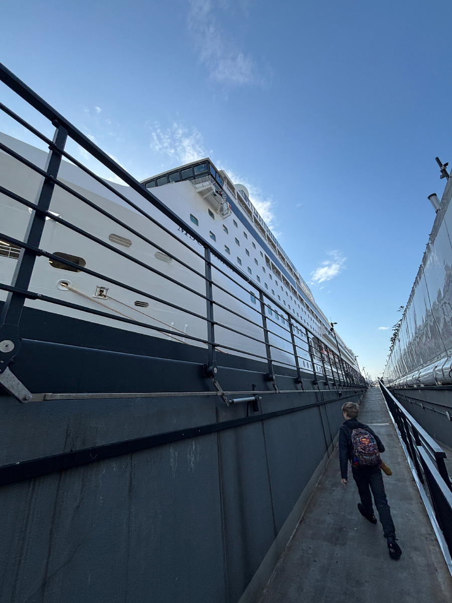 Фото автора. Поднимаясь на лайнер впервые, обычно имеешь сильно искаженную картинку в голове 