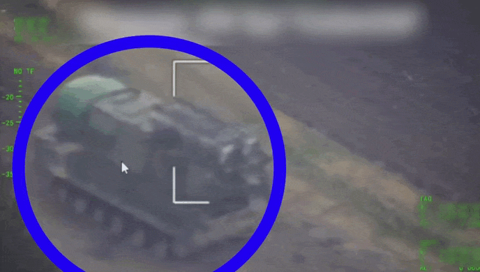    Поражение украинского зенитного комплекса "Герберой" с установленной на неё видеокамерой. Источник: ТГ-канал "Военный осведомитель"