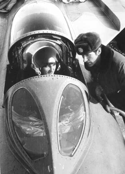 Лобовое стекло Як-28Р и Як-28ПП