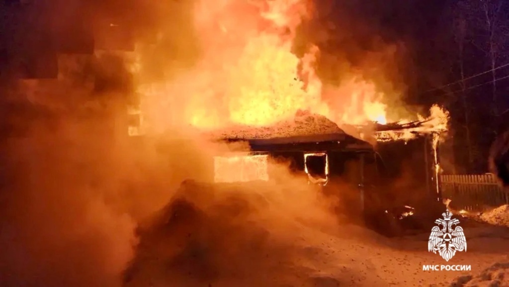 Вблизи Завидово в Тверской области минувшей ночью сгорел дом