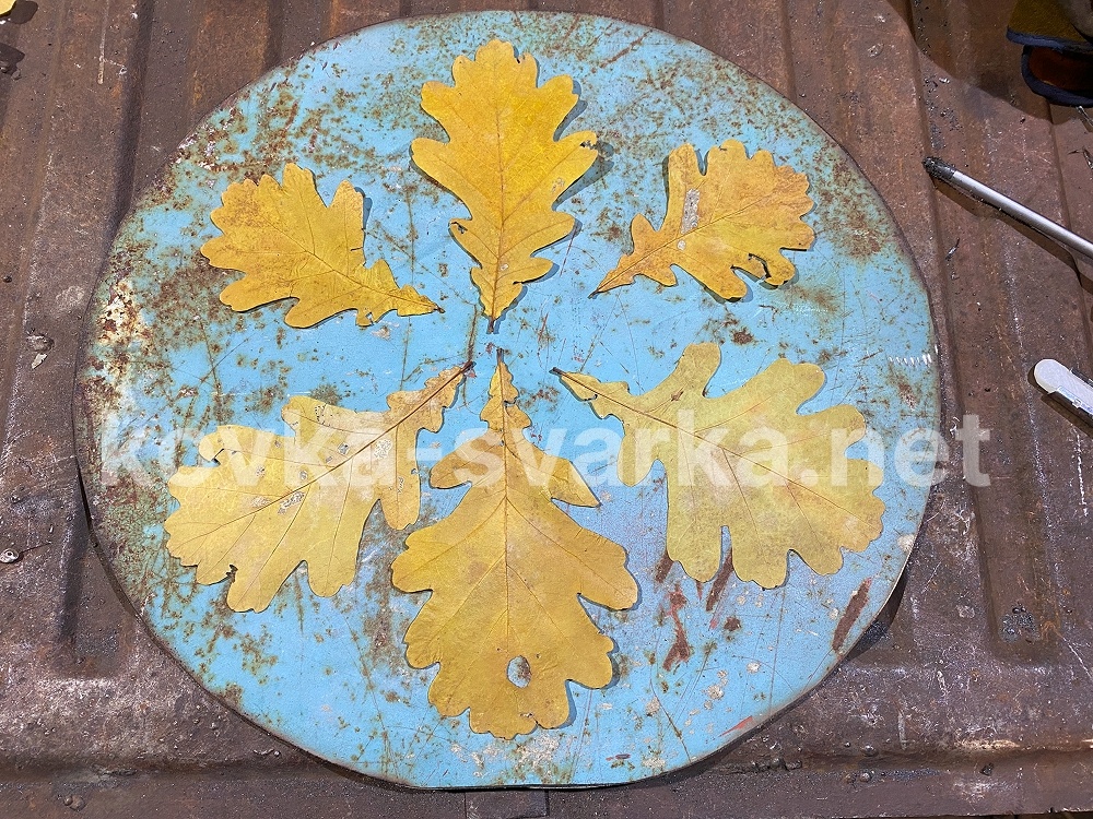 С этих листьев срисовал