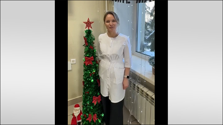 Заведующая перинатальным центром Вероника Гребнева 31 декабря пожелала коллегам правильно загадать мечту, а через несколько дней в её роддоме начали массово умирать младенцы. Скриншот видео с ВК "Первая больница г. Новокузнецка"