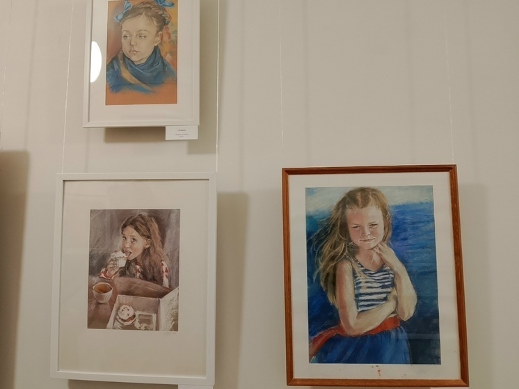     В Чудовском округе открылась выставка Елены Гутман «От весны до осени...» Фото со страницы ВКонтакте администрации Чудовского муниципального округа