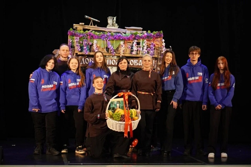    В Донецком театре кукол состоялось мероприятие, посвященное Дню артиста. Фото: МГЕР в ДНР