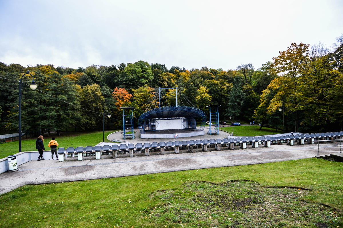 Эстрада в парке. 