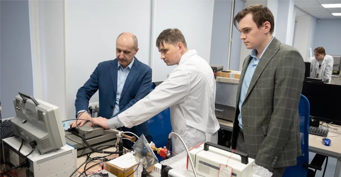    Фото сделано в лаборатории лазерного молекулярного имиджинга и машинного обучения Научного управления ТГУ.