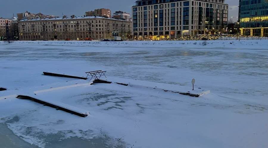 Крещение в Санкт-Петербурге. Малая Невка. Фото автора канала