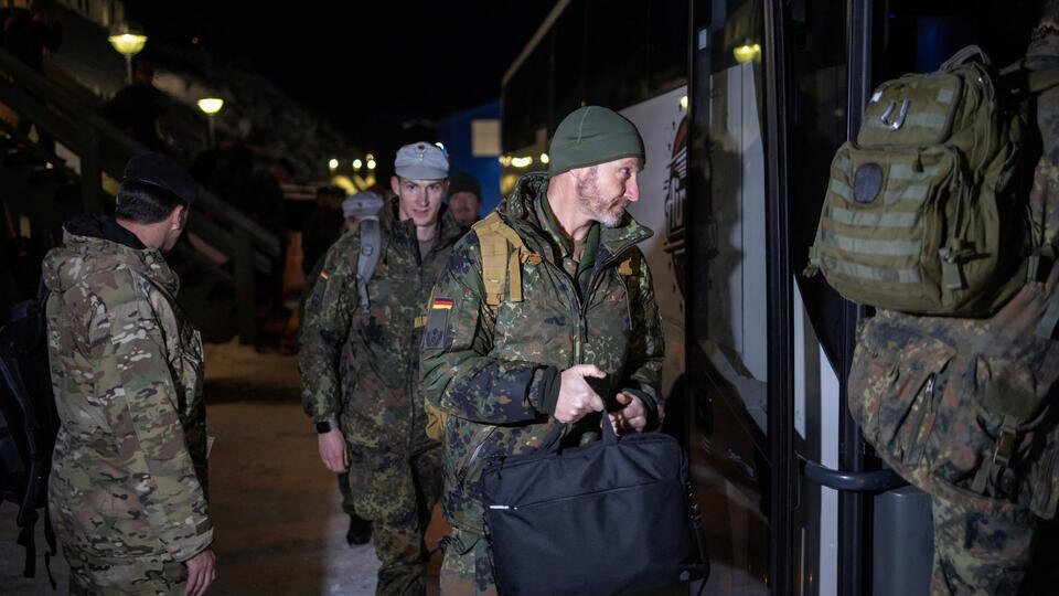     Трамп обвинил Европу в опасной игре после отправки военных в Гренландию REUTERS/Marko Djurica