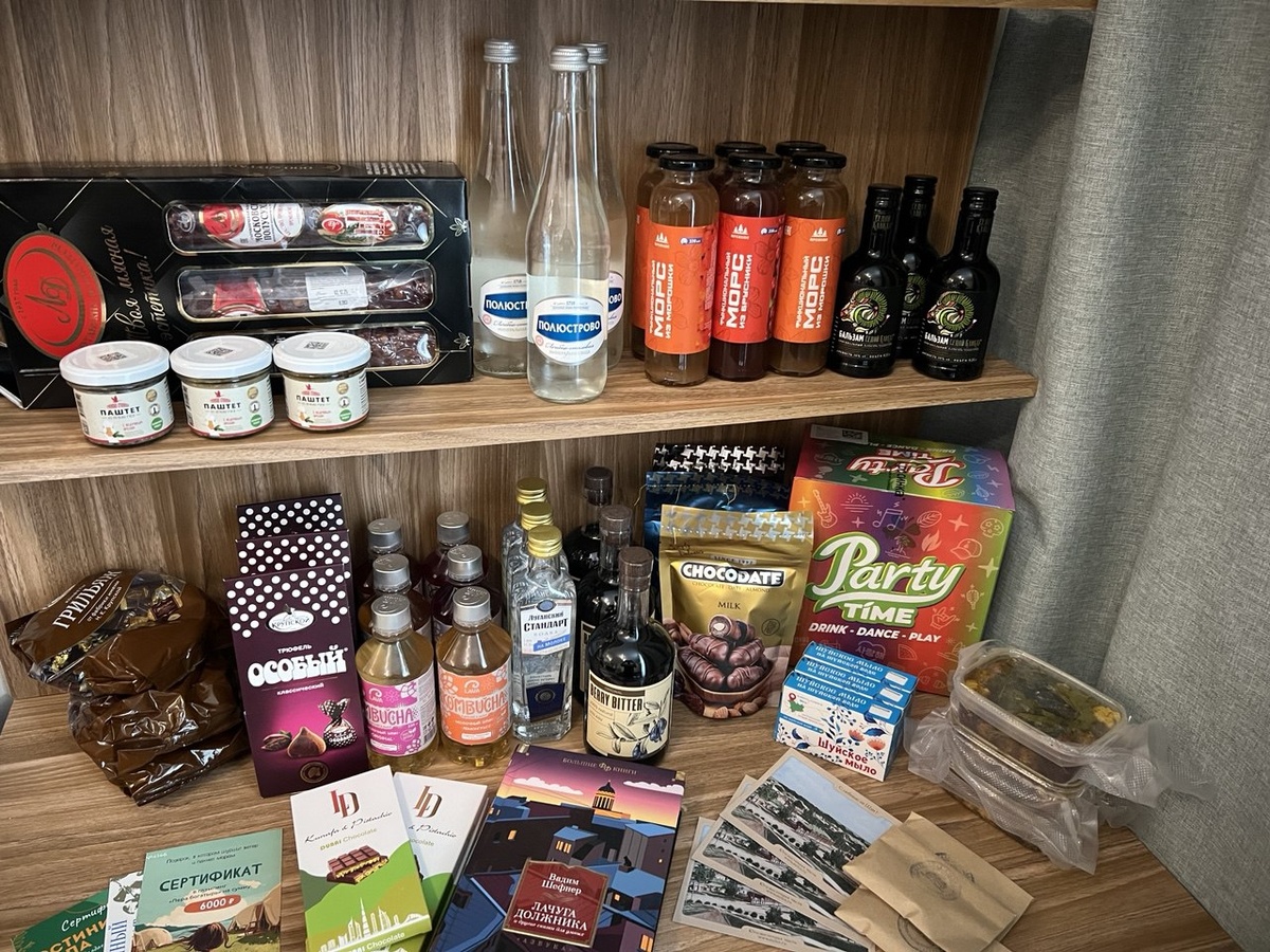 Это все что вошло в три набора для трех моих подписчиков. Готово к отправке. Фото из личного архива автора. 