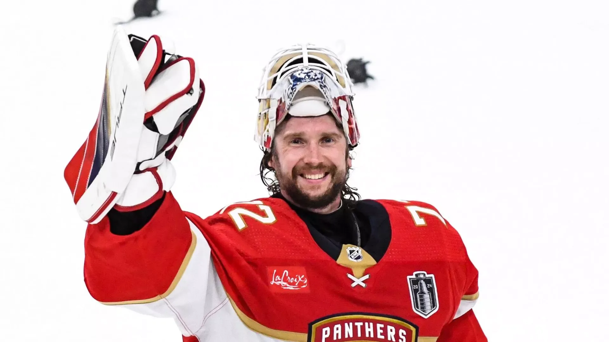 Сергей Андреевич Бобровский — российский хоккеист, вратарь клуба НХЛ «Флорида Пантерз». Рост — 188 см, вес — 90 кг, прозвище — Боб (англ. Bob). 