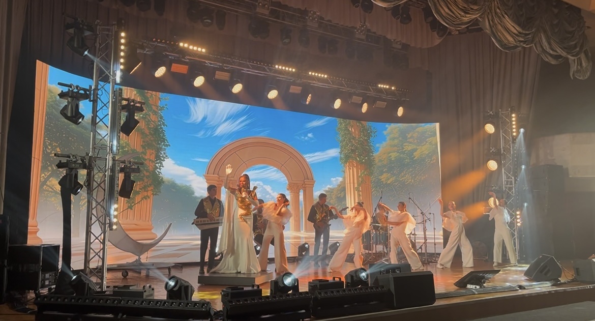 Красивый выход Гузель Уразовой / фото Регина Булатова