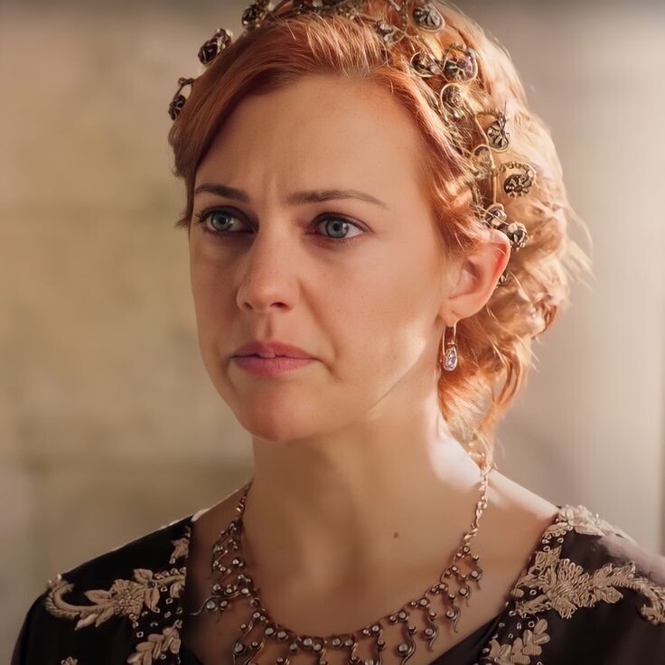 Хюррем расстроена