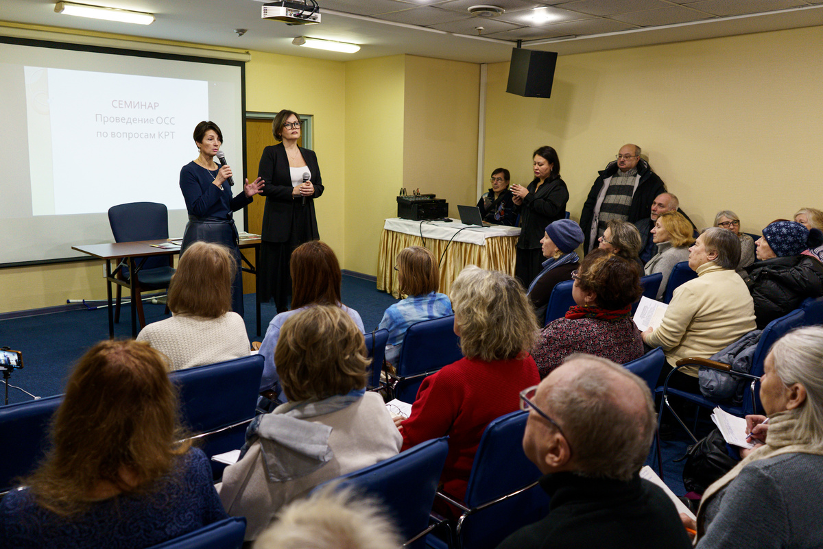 Глава петербургского отделения партии "Справедливая Россия" Надежда Тихонова и общественный деятель Манефа Королева / Фото: ЗАКС.Ру