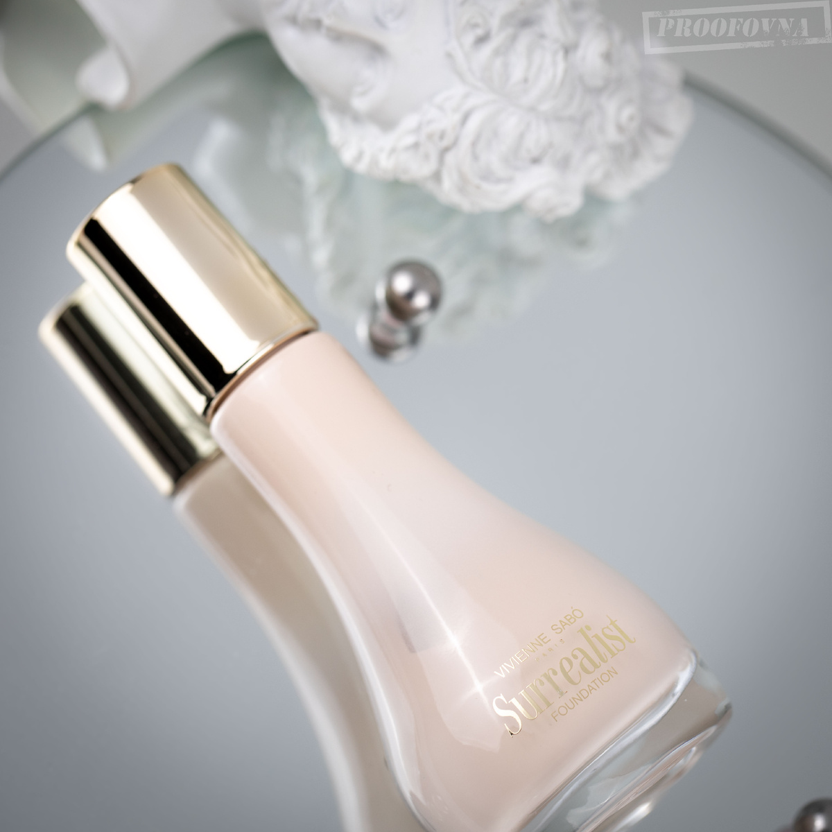 Увлажняющая тональная основа для лица Vivienne Sabo Surrealist