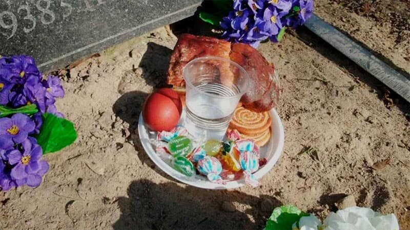 4 вещи, которые ни в коем случае нельзя носить на кладбище