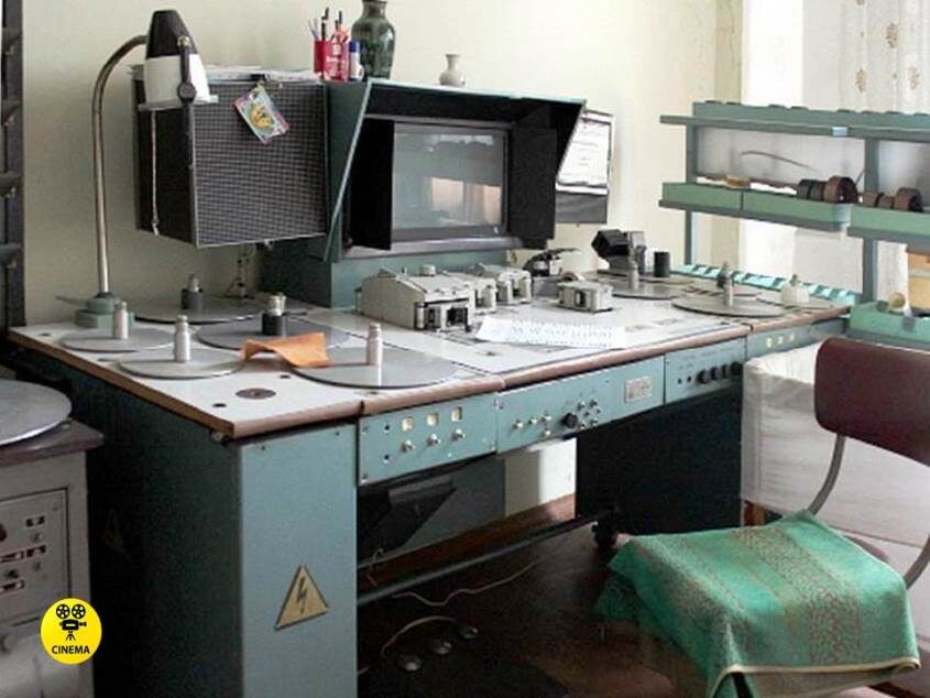 Сегодня подобные монтажные столы остались только в музеях.