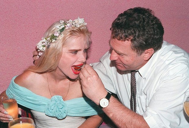    Жириновский и Чиччолина эффектно смотрелись вместе. Фото: Georges DeKeerle / Sygma / Getty Images