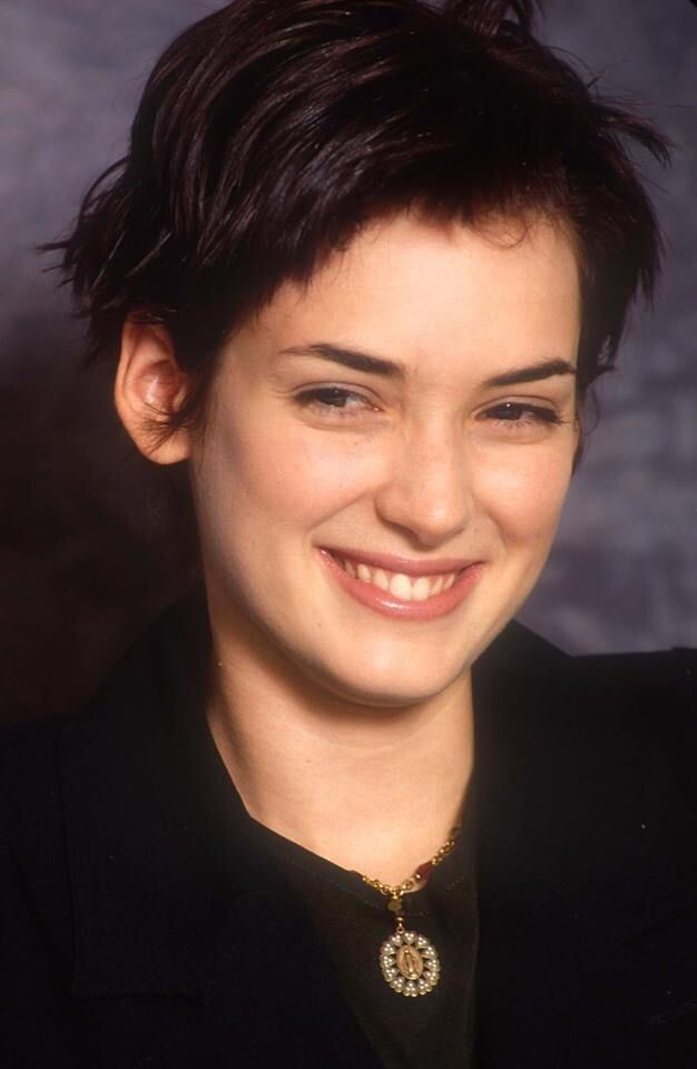 Далёкий 2006-й. В роли рассказчицы Марианны Вайнона Райдер