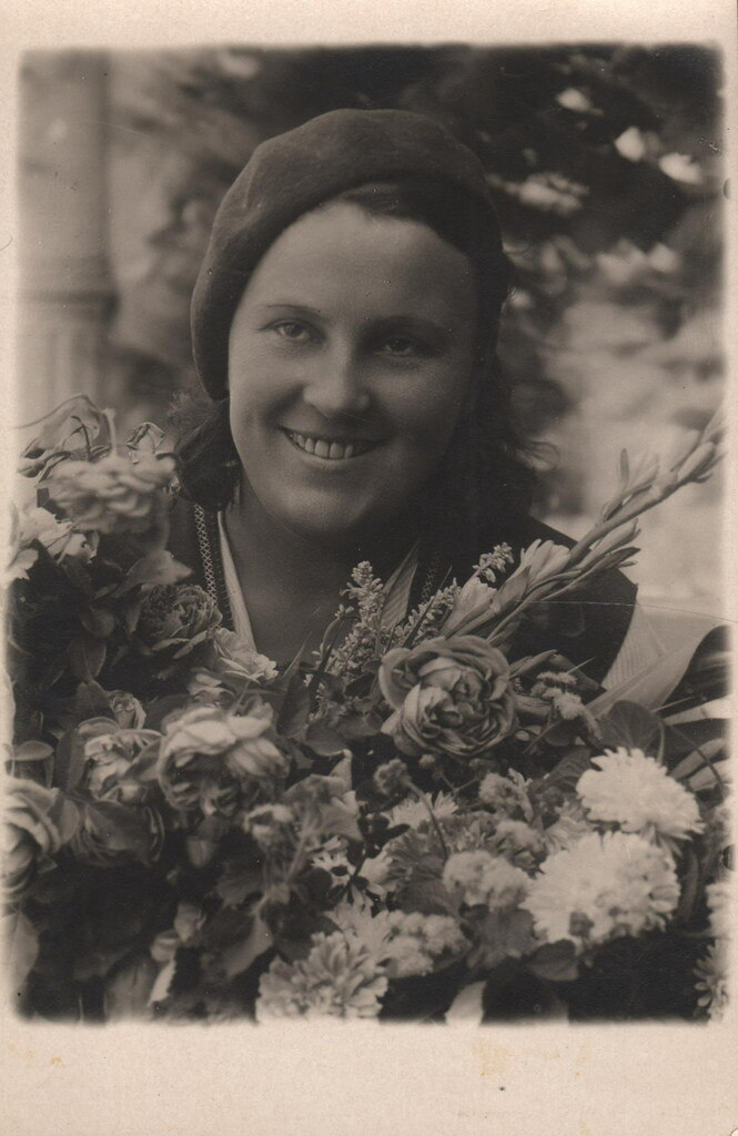    Вторая жена Постышева - Татьяна Постоловская