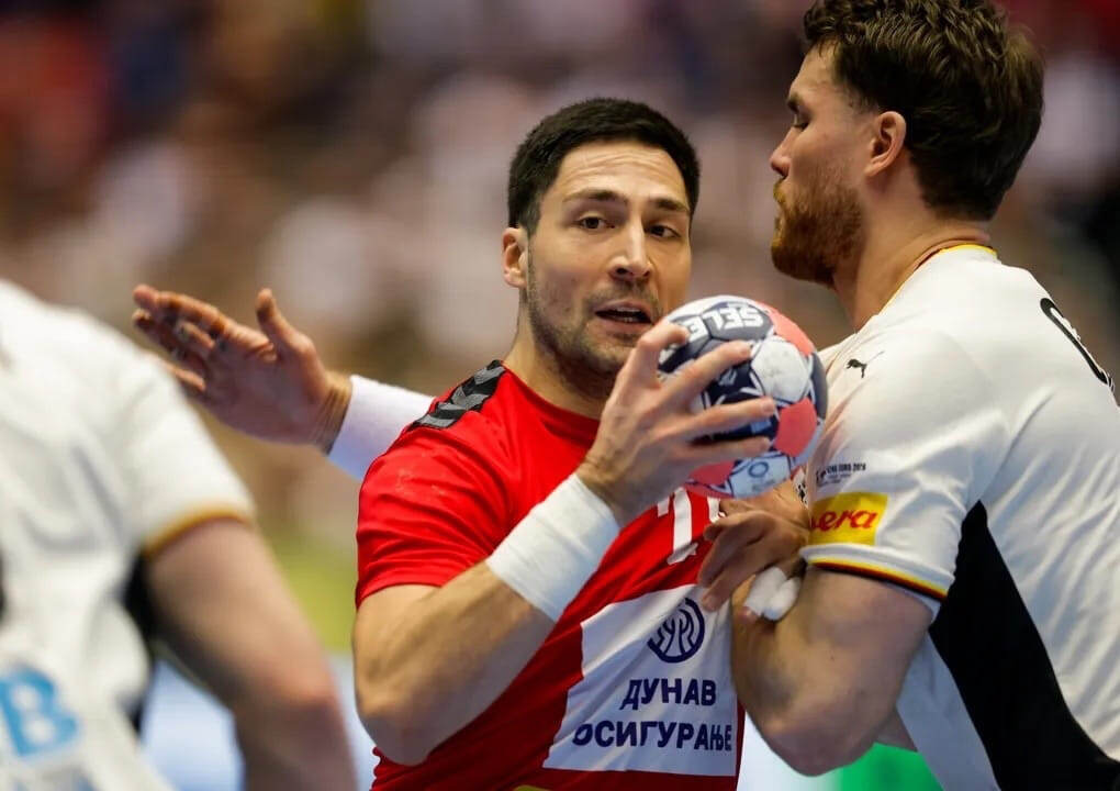    Лазар Кукич против Йоханнеса Голлы