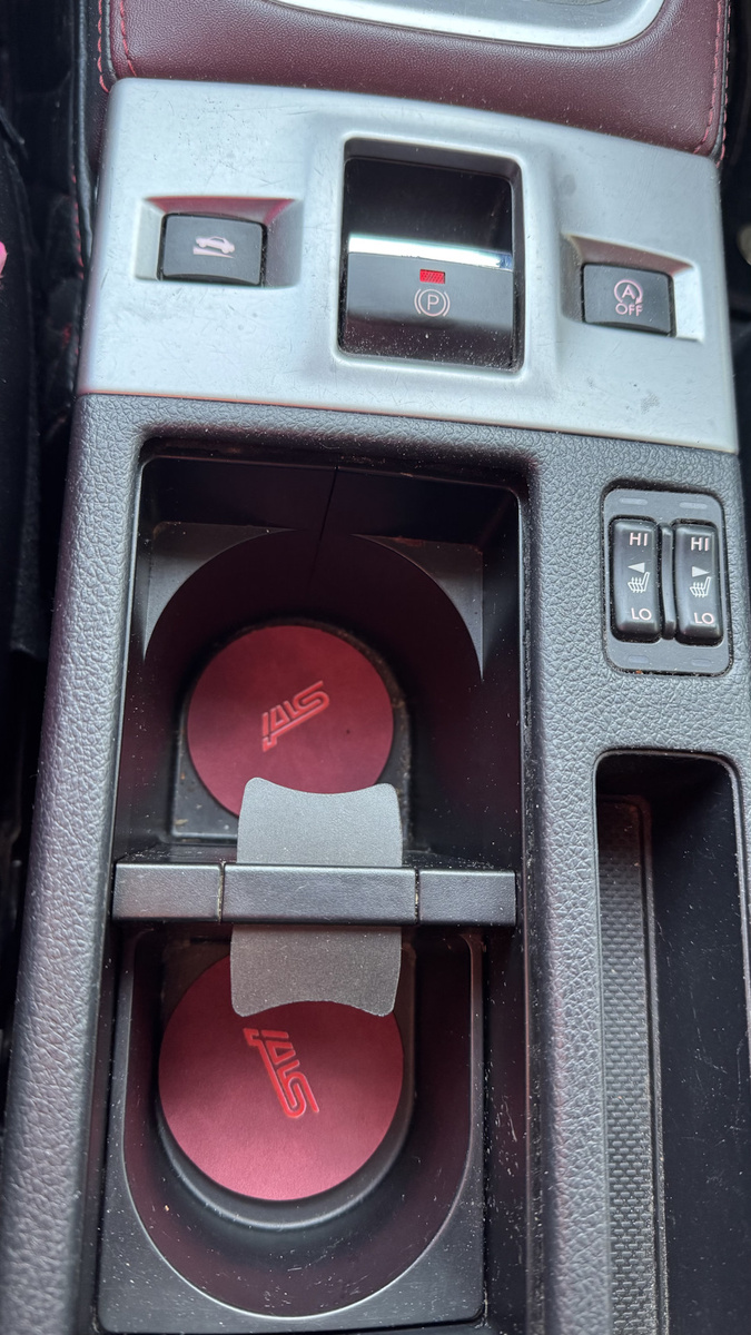 1. Костер — от английского coaster — подставка под чашку/стакан. В нашем случае, на дно отдела подстаканников посередине. Старалась выбирать максимально под цвет всеми любимого сутенерского салона. Взяла максимально большие, НО в итоге прогадала.