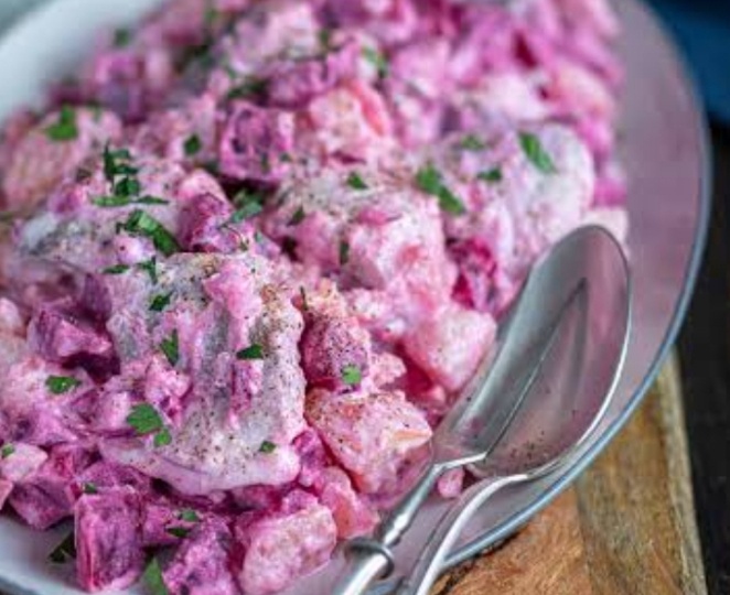 Научили готовить финский салат Росолли - с селедкой: за уши не оттянешь, готовлю каждую неделю. Про винегрет дома забыли - и про Шубу