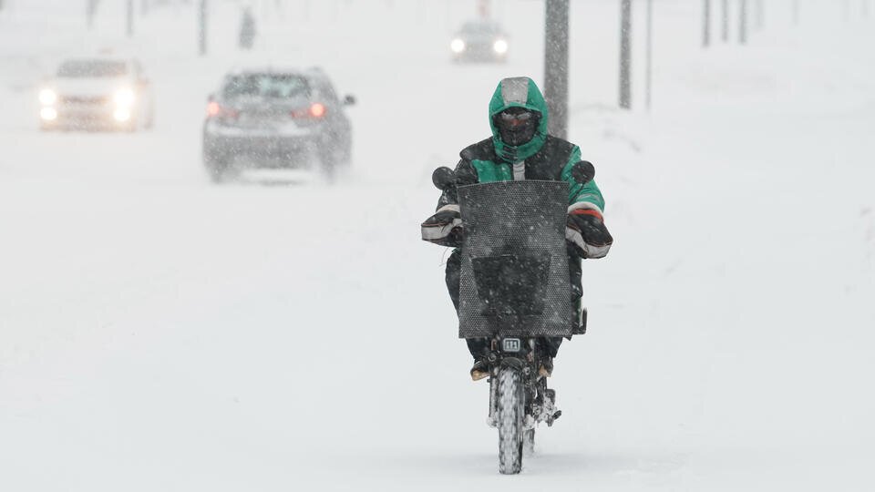     Средняя зарплата курьеров в России составляет почти 170 тыс. рублей ИЗВЕСТИЯ/Сергей Лантюхов