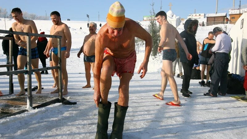     В Барнауле празднуют Крещение. 19 января 2017 года. Олег Богданов