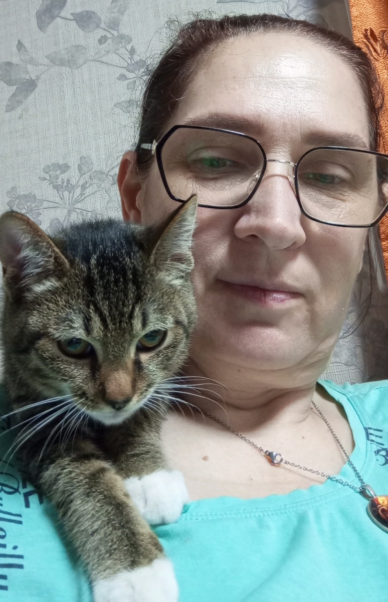 А мы с Баськой Киношку смотрим.