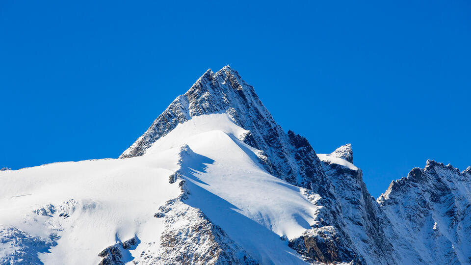     Пять лыжников погибли при сходе лавин в Австрии www.globallookpress.com/Wolfgang Weinhäupl