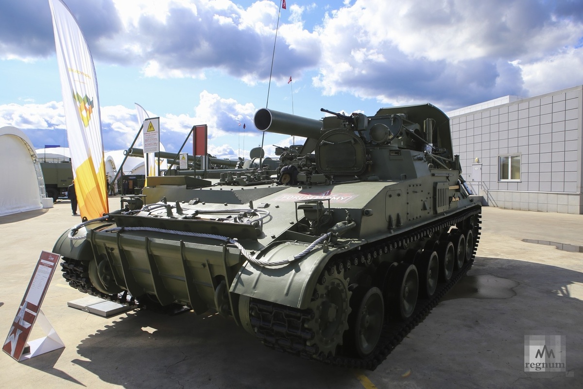    240-мм самоходный миномет «Тюльпан 2С4» / Источник: Ярослав Чингаев © ИА REGNUM