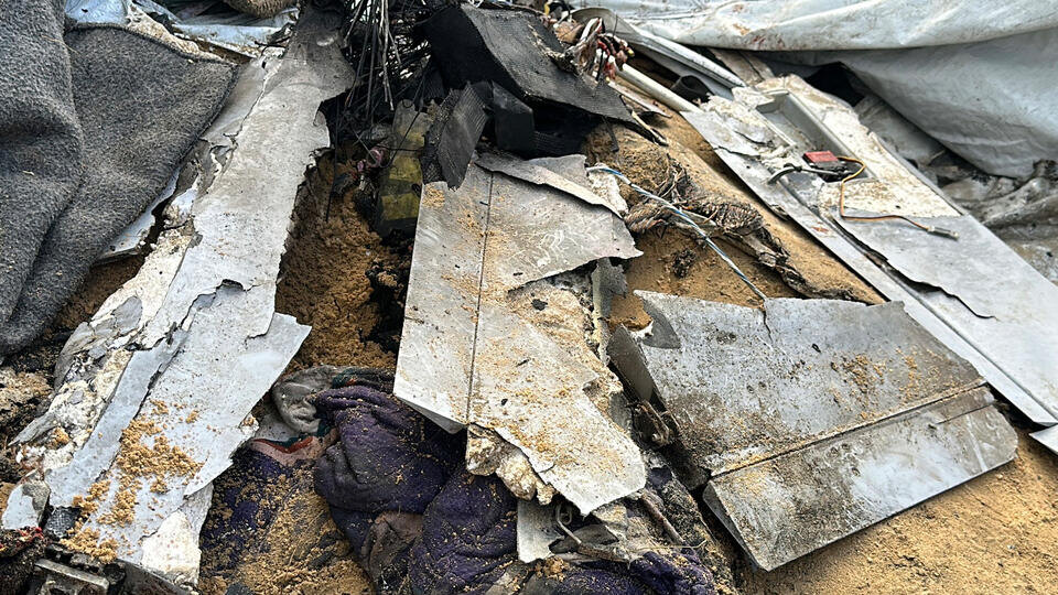     Один человек пострадал при падении обломков дрона на пятиэтажку в Беслане Хасан Алзаанин/ТАСС