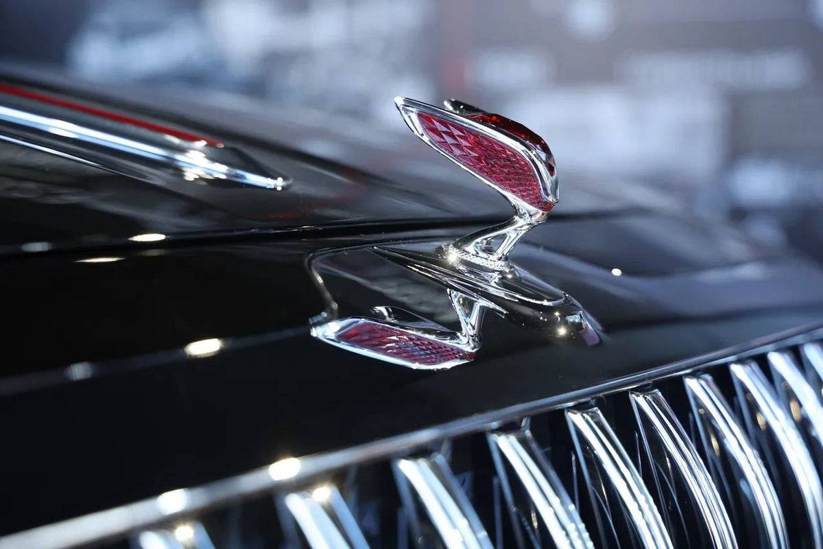 Особые элементы дизайна Hongqi L1 – эта новинка должна стать заменой престижных немецких седанов