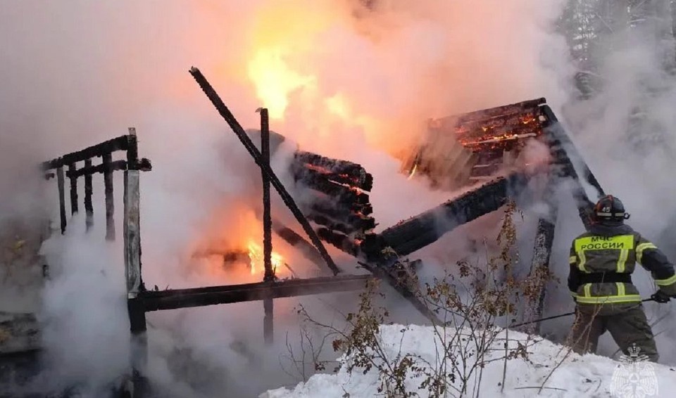    Пожар в Элите. Фото: краевое МЧС