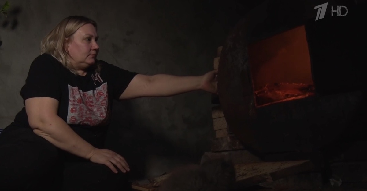    Жительница Оренбурга с детьми живет в бане после развода