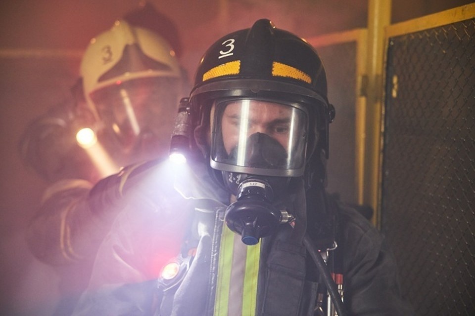    Пожарные потушили возгорание в десятиэтажном жилом доме в Луганске Николай ОБЕРЕМЧЕНКО