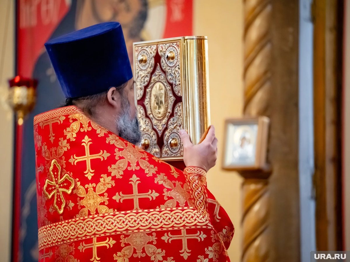     В Крещенский сочельник верующим рекомендуется соблюдать определенные традиции