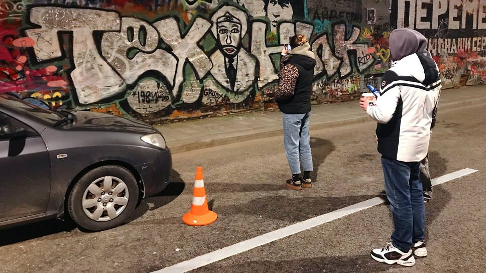 Граффити на стене Цоя на Арбате в Москве.📷Фото: Анна Горовец / Коммерсантъ