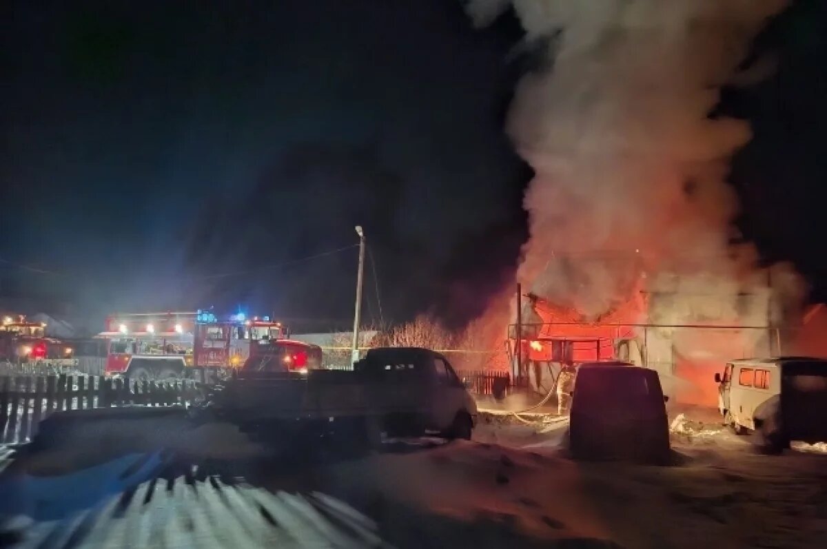    Крупный пожар в гараже ликвидирован в селе Челно-Вершины