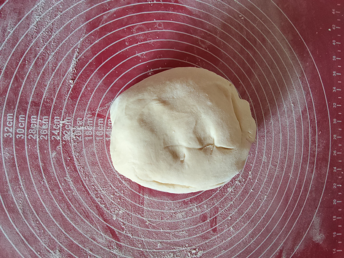 Тесто очень эластичное.