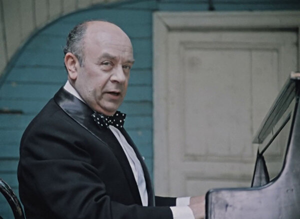 "Покровские ворота" (1982)