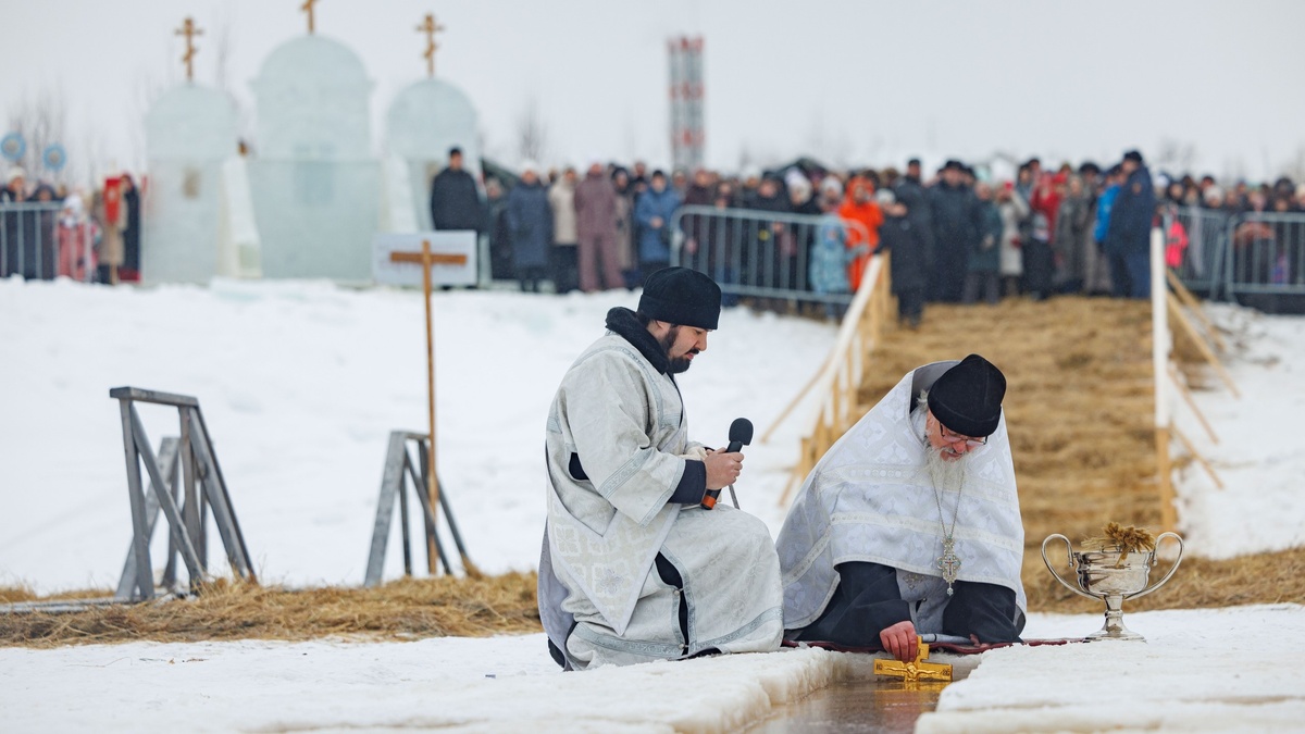    В Урае утвердили расписание богослужений и график работы купелей на Крещение