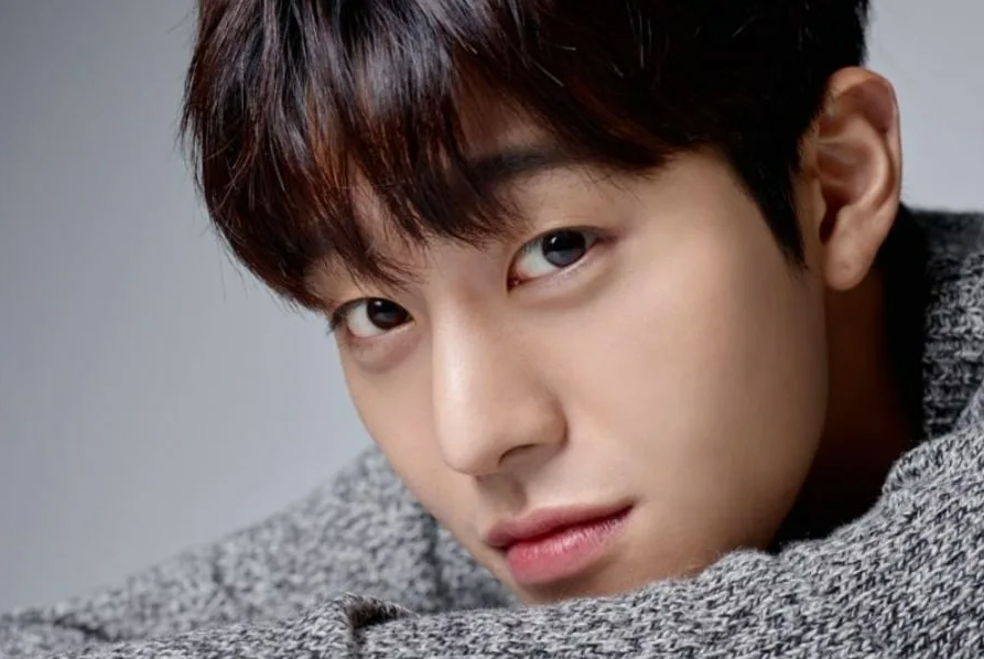 Корейский актер Ан Хё Соп.