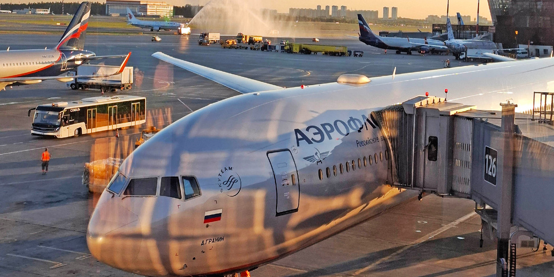 С 1 марта в России изменят правила авиаперелетов: про пассажиров до 12 лет, задержки рейсов и горячеее питание