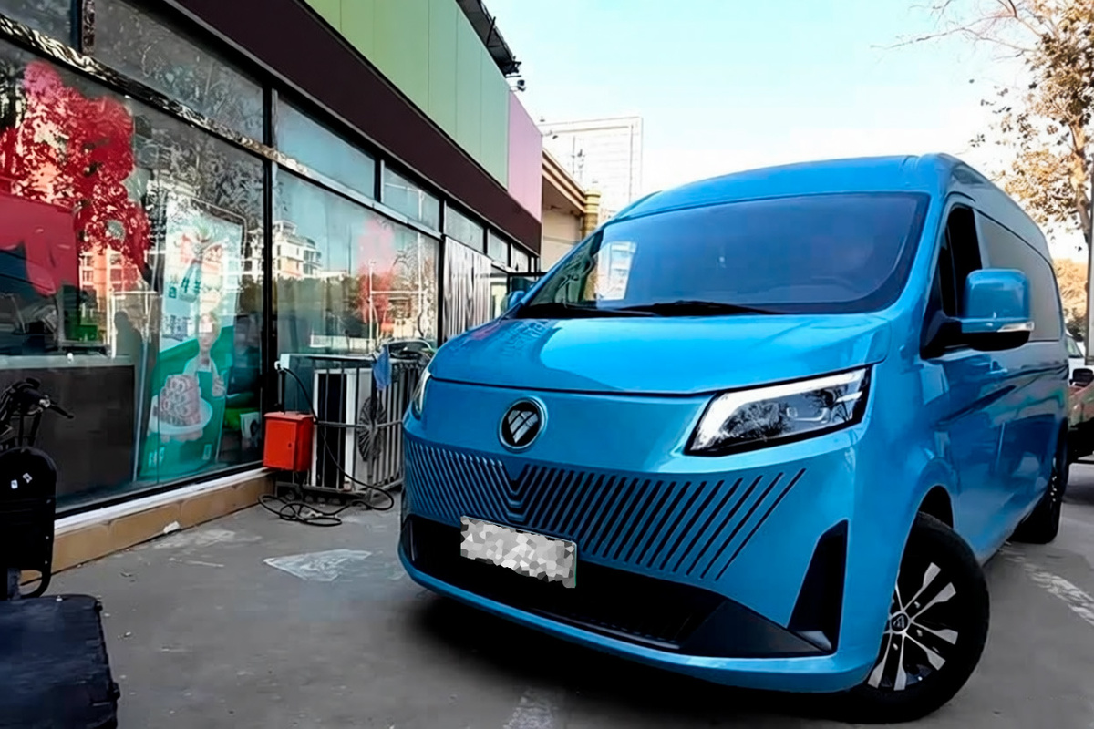 китайский минивэн Foton Toano Big V 