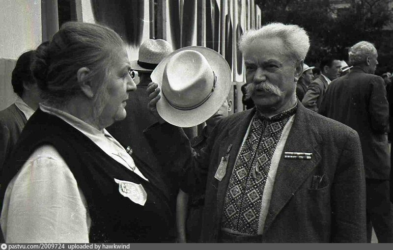 Ольга Андреевна Лазо на праздновании 100-летия города на Привокзальной площади Владивостока. 1960 г. https://pastvu.com/p/2009724  