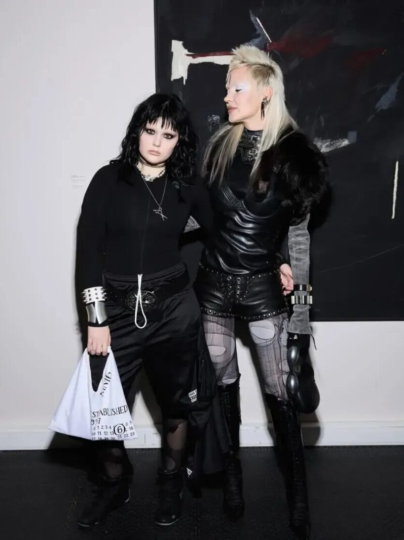    Глюкоза с младшей дочерью Верой до её преображения.