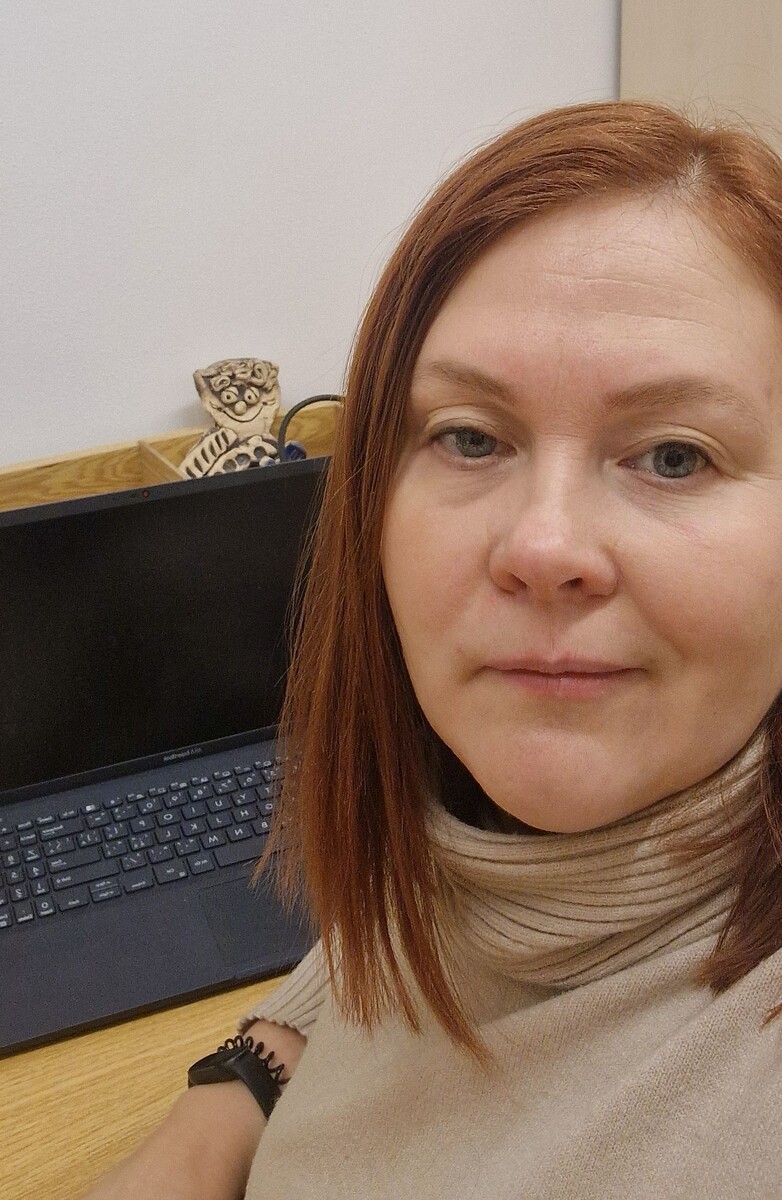 приветик с рабочего места) это из гимназии, там у меня свой ноутбук в личном кабинете, который на троих, хотя я там бываю раз в неделю всего.