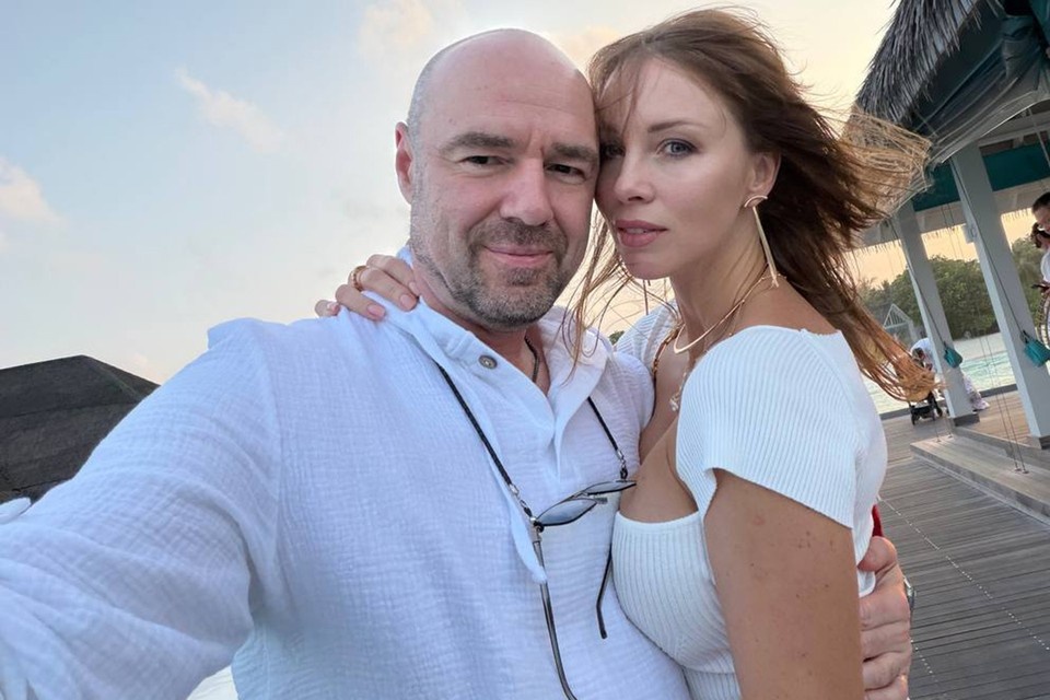    Полина Диброва с Романом Товстиком на Мальдивах Личная страничка героя публикации в соцсети