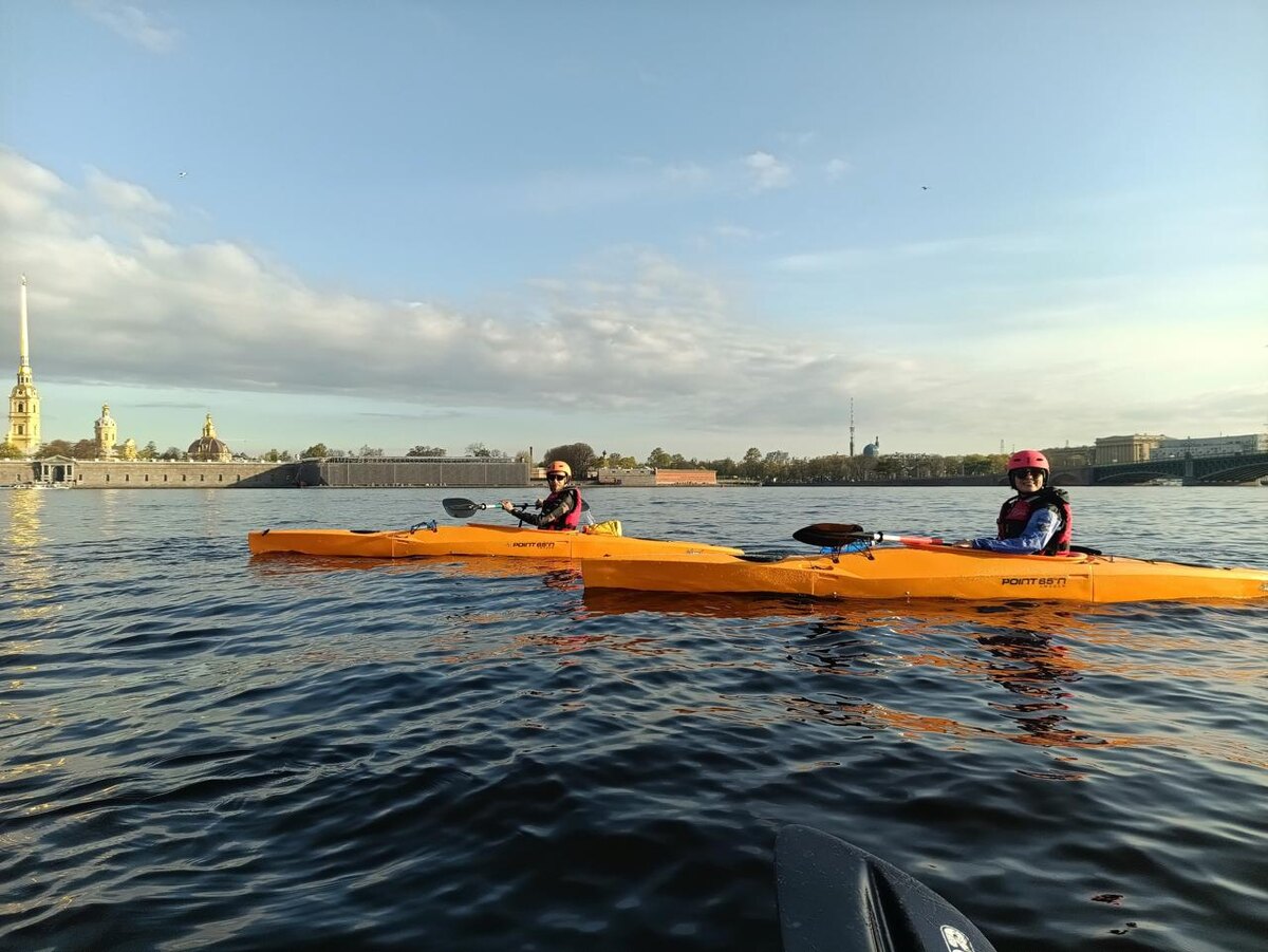 На фото — каяк Point 65 Mezcal на прогулке по Питеру
